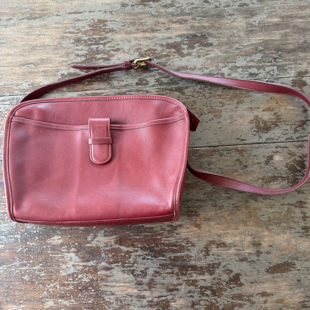 Vintage Coach Burgundy Leather Crossbody Bag Made in USA 9944 Zipper Top